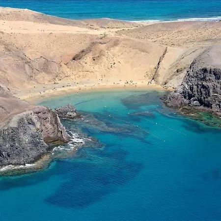 In Playa Blanca Sleeps 6 Includes Swimming Pool And Wifi Вилла Коста Бланка